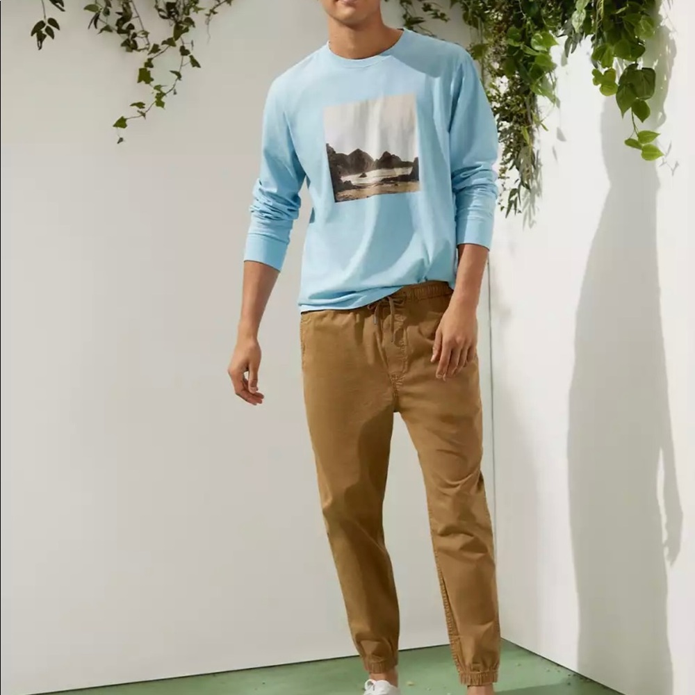 American eagle jogger size large. Brand new with tags